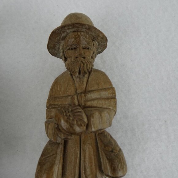 Vtg 6" Ecuador Hand-Carved Wood Figurines TWO Traveling Man Bowl in Hand w Bags - Picture 5 of 14